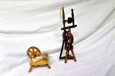Kleines spinnrad aus holz - 2x,