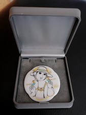 Porzellan-Brosche Rosenthal – Björn Wiinblad – Sammlerstück