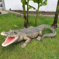 Große Gartenfigur Krokodil