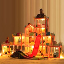 Puppenhaus mit Möbeln und