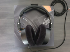 Neumann NDH 30 Black Edition Kopfhörer offen