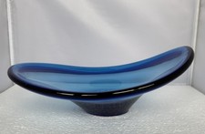 Blaue ovale Glasschale