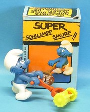 mit RASENMÄHER 40225 SUPER Schlumpf : Nr. 2 Griff hellbraun OVP Schleich CE