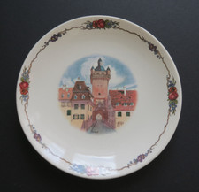 Dekorativer Steinzeugteller