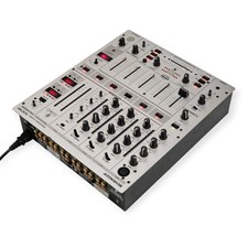 Behringer Pro Mixer DJX700 –
