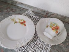 dekoratives altes Geschirr  -