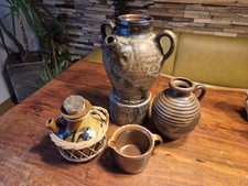 Sammlung von altem Steingut