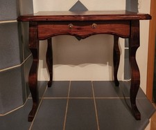 Schöner Beistelltisch