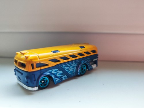 Hot wheels surfin school - hot,