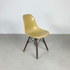 Eames Dsw Stuhl Herman Miller Walnuss Dübel Basis 50s 60s Zitrone Gelb