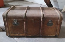 alter Überseekoffer aus