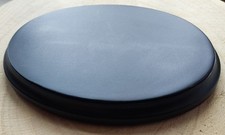 Ovale schwarze Display Base aus Resin v. Epoch für Sammelfiguren 15 cm x 11,5 cm