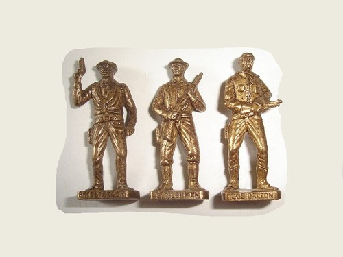 Metal figurines set famous - -,