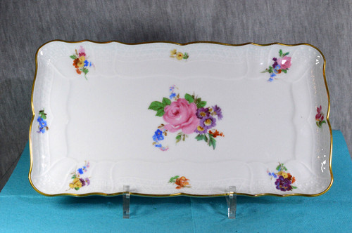 Kuchenplatte mit blumen bukett - kuchenplatte,