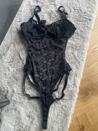 Spitzenbody schwarz string - ,,