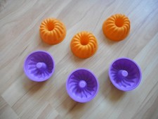 6 Mini-Gugelhupf-Formen aus Silikon - neu - unbenutzt - 8 cm Durchmesser