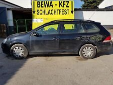 Schlachtfest / VW Golf 5 V Variant   / Ausschnitt vom Einstieg   Nr. 56/18