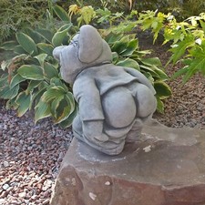 Steinfigur Troll " Hose runter