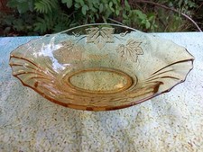 alte Glasschale - Obstschale - gelb - Pressglas -  Weinlaub 