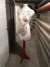 Selbstgebaute Schneiderpuppe 