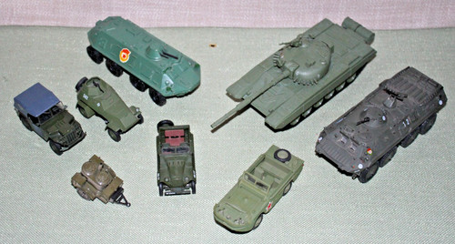 Armeefahrzeuge 43 zur - 1:43,