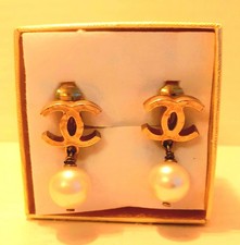 CHANEL Cocomark Perlenohringe