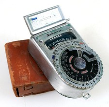 SEKONIC LIGHT METER IN CASE
