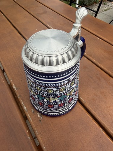 Traditioneller bierkrug mit - bierkrug,