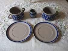 Set, 2 Suppentassen, mit Henkel,2 Teller , 1 Salznäpfchen, mit Punze, DDR