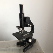 Altes Leitz Mikroskop