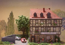H0 Diorama HO 1:87 Club Haus Bar Gasthof rote Beleuchtung patiniert