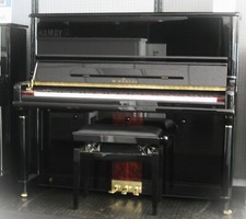 M. Hübner Klavier - Modell: K-132  in schwarz - Steinway & Son´S - Nachbau - 