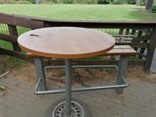 Spanplatte mit abwischbarer Beschichtung, ideal für Stehbiertisch