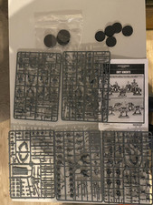 Warhammer 40k - Grey Knights - Palladins & Strike Squad - im Rahmen mit Bases