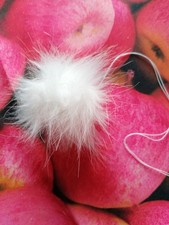 neue flauschige weiße