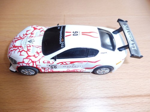 Ninco maserati chodzen - 1:43,