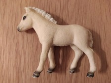 Schleich 13755 Norweger Fohlen Fjord Pferd beige Reiterhof