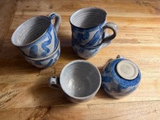 6 Handgetöpferte Steingut-Tassen aus Italien, blau