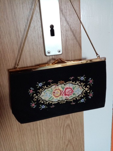 Täschchen zur tracht aus - zur,