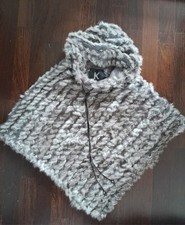 Kaninchen Stola Fell Grau mit