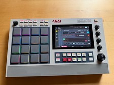 Akai MPC Live 2 Retro Limited Edition - sehr guter Zustand inklusive Decksaver
