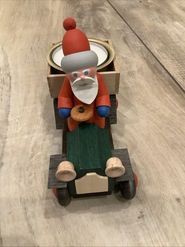 Weihnachtsmann auf traktor - auf,