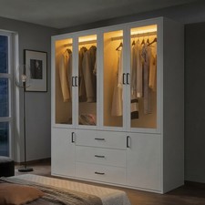 Kleiderschrank mit