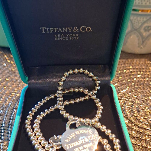Tiffany return to - &,