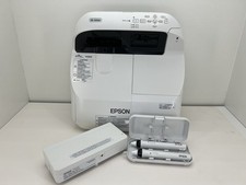 Epson EB-595Wi Ultrakurzdistanz Projektor  3300 ANSI Lumen 3LCD WXGA 1 HD Ready