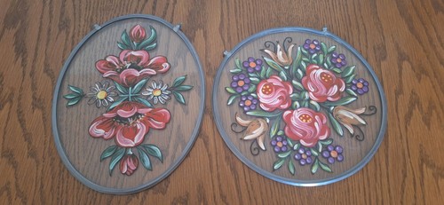 Zwei handgemalte - zwei,