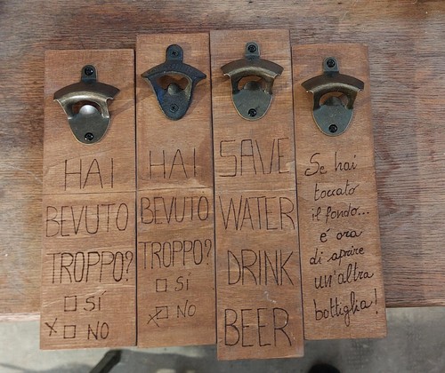 Wandflaschenöffner aus holz - wandflaschenöffner,