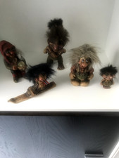 NyForm 5 Trolle handgefertigte Figuren aus Norwegen ein Festpreis.