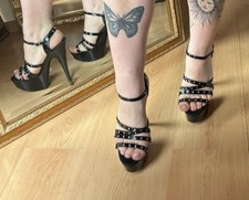 Extreme Schwarze Plateau High Heels Größe 39 Nieten Riemen