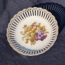 Obstschale Obstteller, (Durchbruch-) Porzellan, Schumann Bavaria, Traubendekor